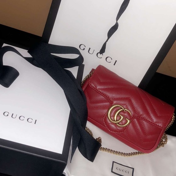 Meet your Posher! 🇮🇹💋 - Picture 2 of 4